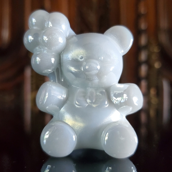 Vntg Boyd "Patrick the Bear" Irredescent White Glass Teddy 🧸 Bear - Picture 1 of 8